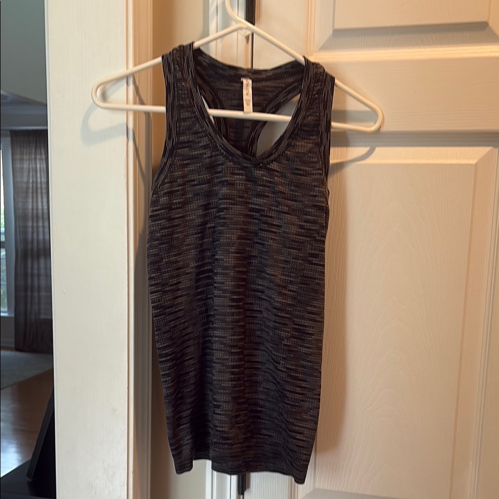 Athleta momentum seamless workout Top
